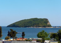Вид с террасы на море и остров Святого Николая